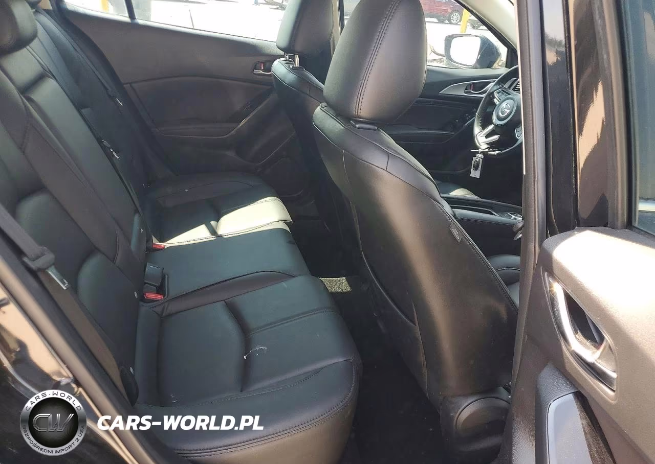 2018 Mazda 3 Touring VIN:3MZBN1L37JM233925 - 11