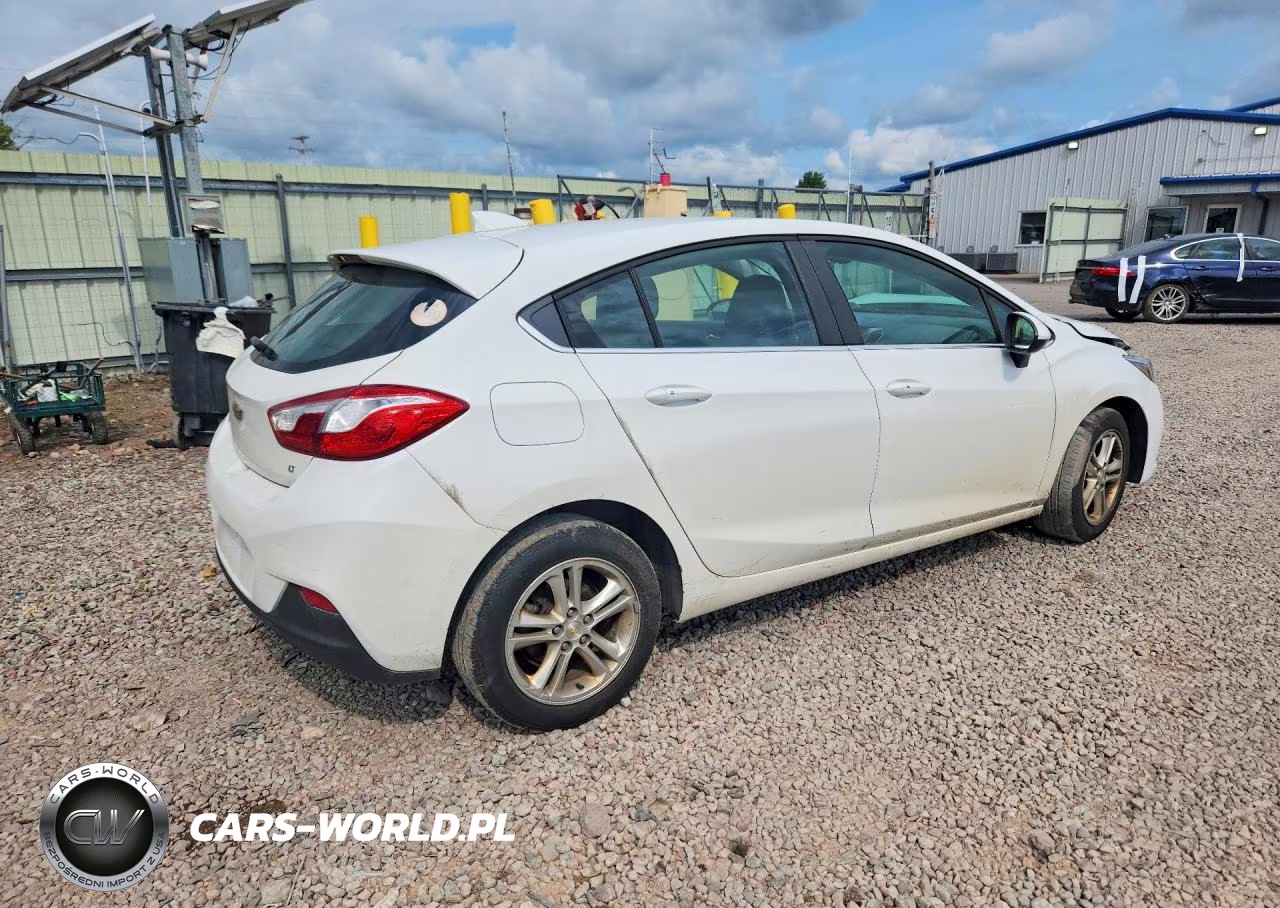 2018 Chevrolet Cruze Lt VIN:3G1BE6SM2JS617268 - 3