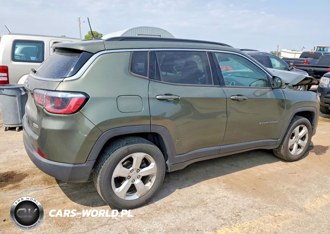 2018 Jeep Compass Latitude VIN:3C4NJDBB5JT174983 - 3