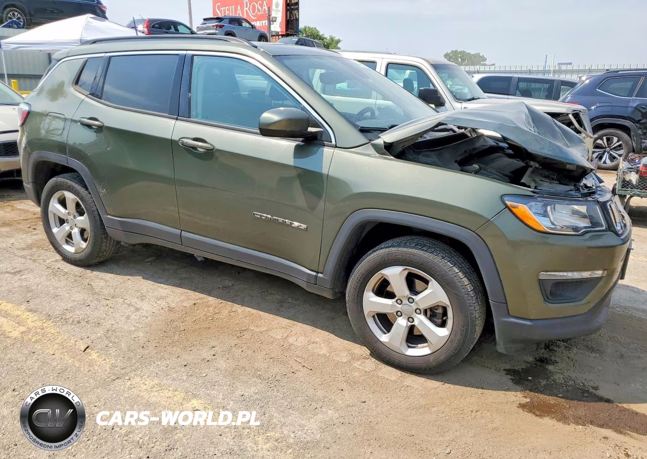 2018 Jeep Compass Latitude VIN:3C4NJDBB5JT174983 - 4