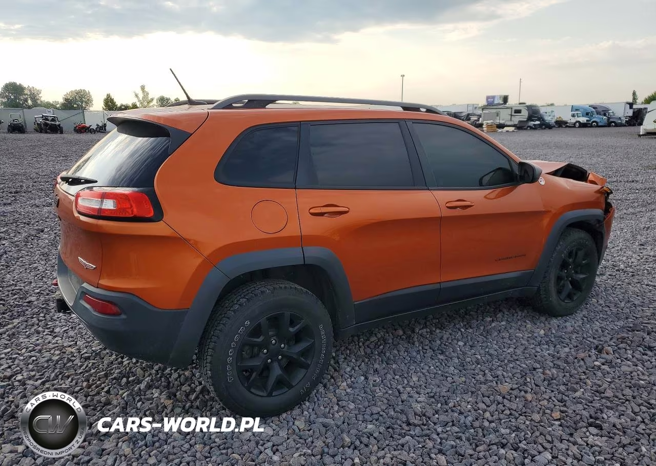 2015 Jeep Cherokee Trailhawk VIN:1C4PJMBB0FW630544 - 3