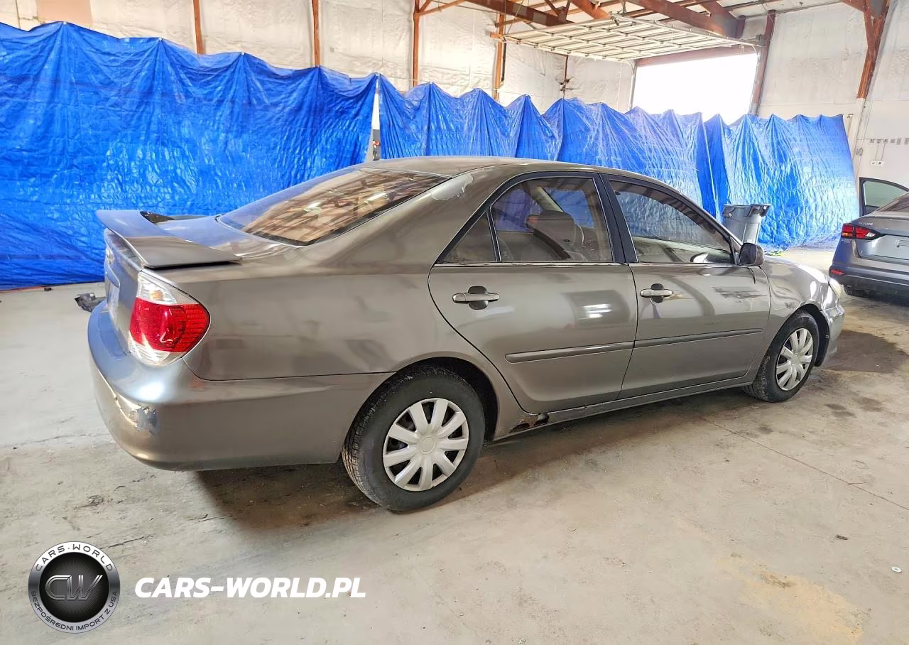 2005 Toyota Camry Le VIN:4T1BE32K95U609108 - 3