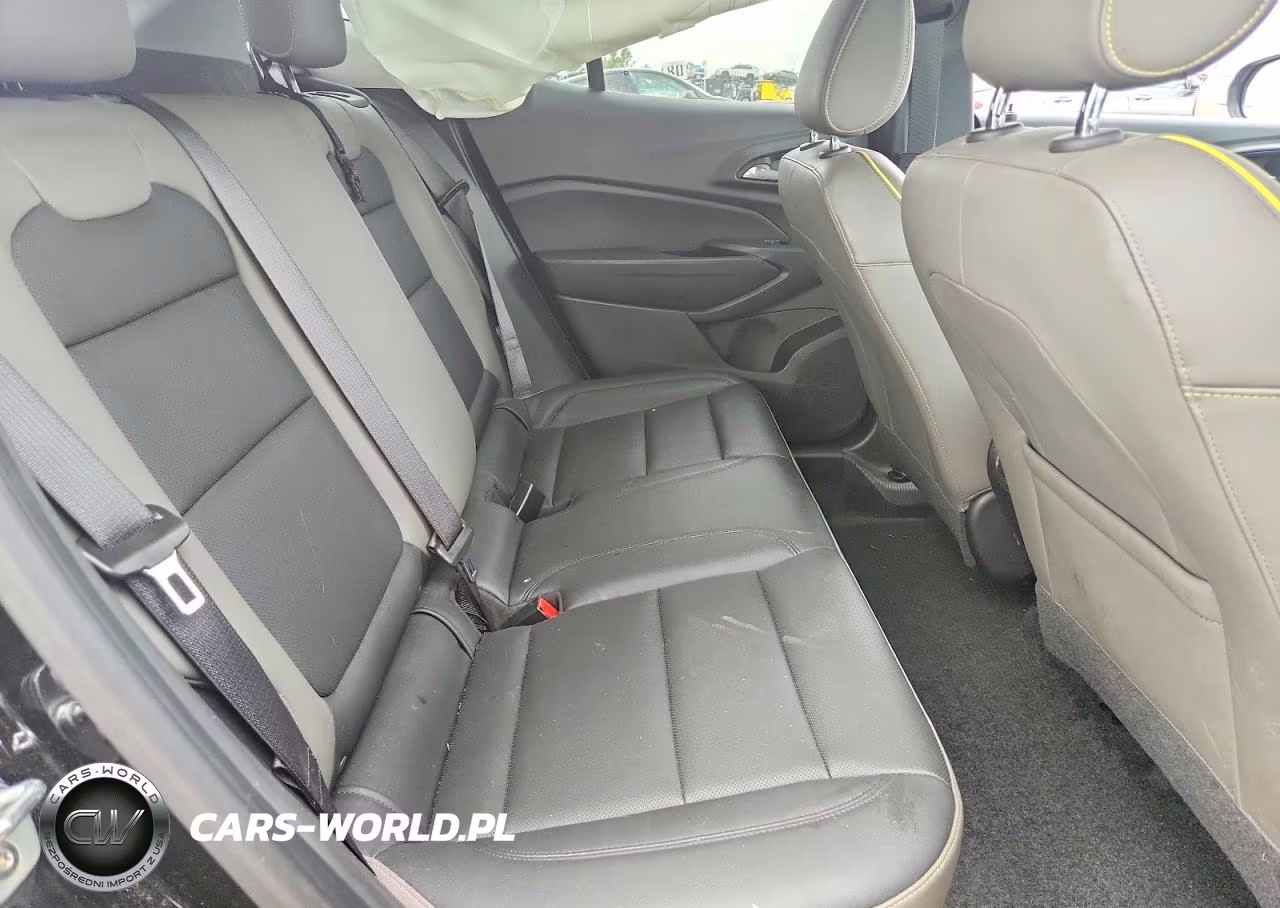 2025 Chevrolet Trax Activ VIN:KL77LKEP7SC135949 - 10