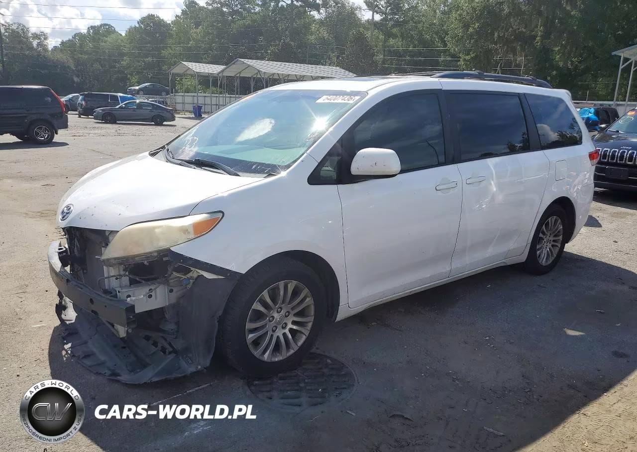 2012 Toyota Sienna Xle 8-Passenger – zdjęcie 1 z 13