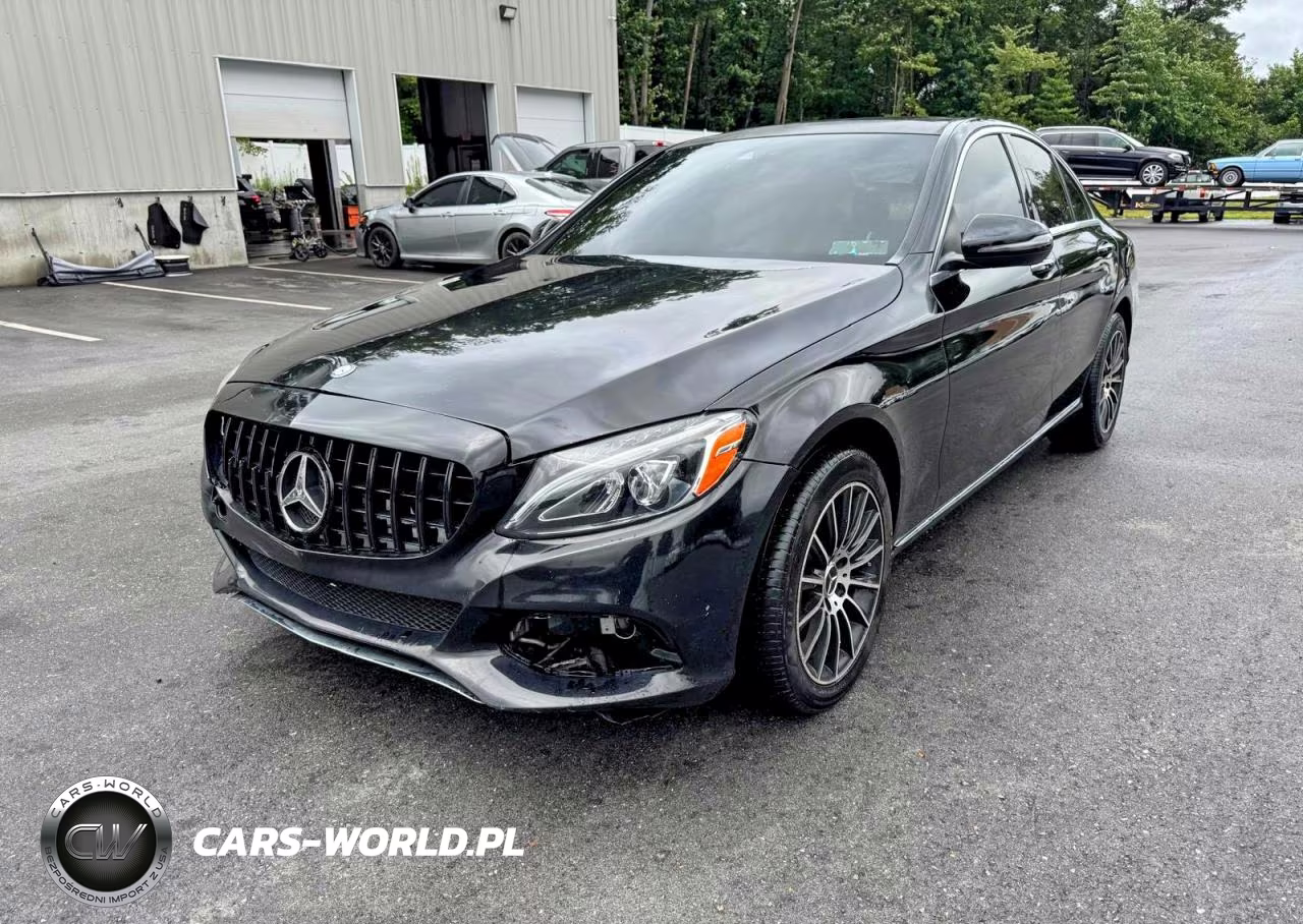 2017 Mercedes-Benz C 300 4Matic – zdjęcie 1 z 12