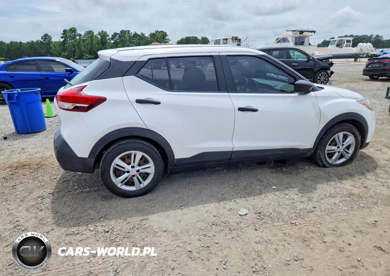 2020 Nissan Kicks S VIN:3N1CP5BV2LL481037 - 3