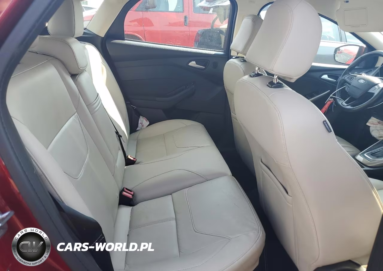 2016 Ford Focus Titanium VIN:1FADP3N29GL235469 - 10