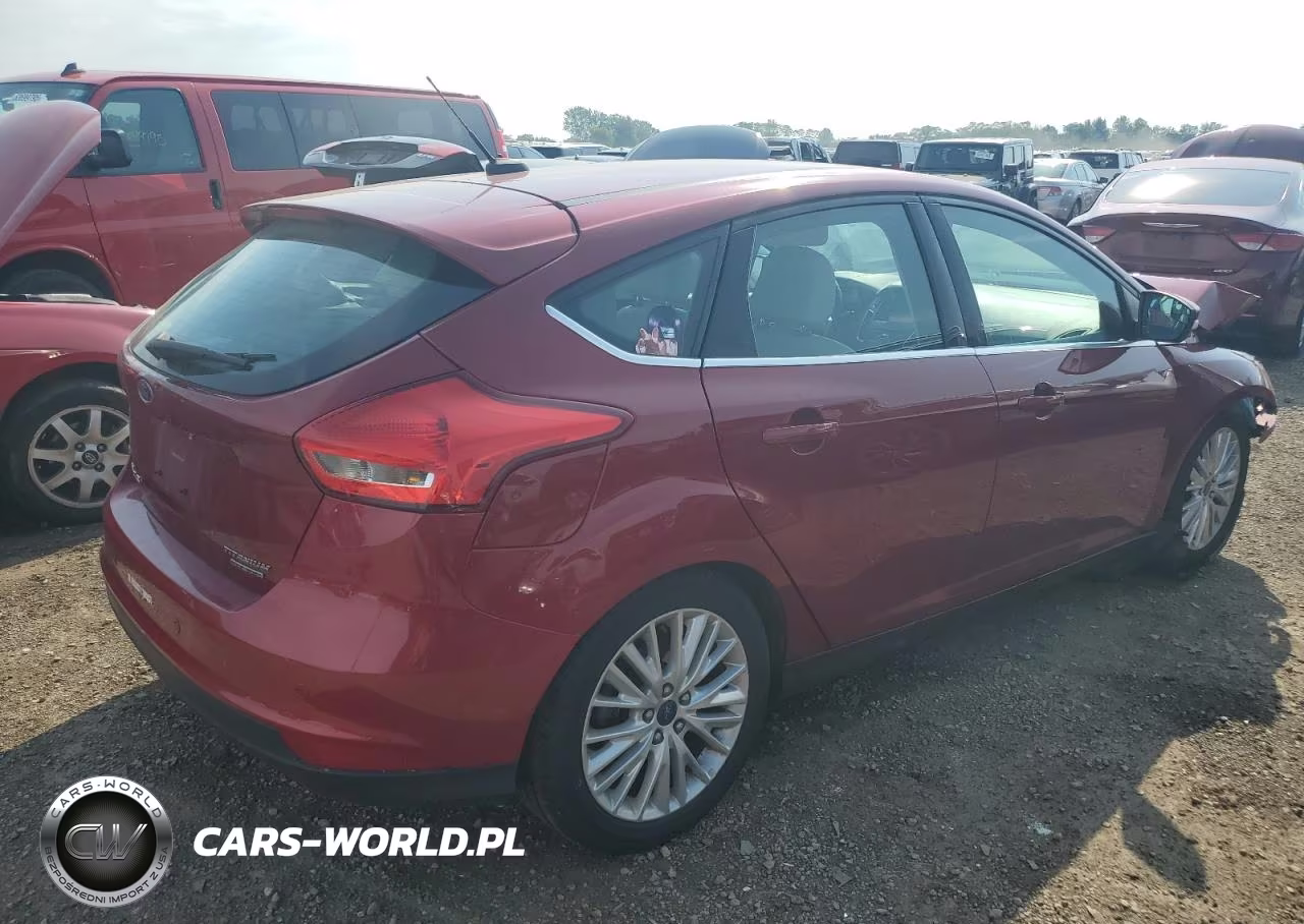 2016 Ford Focus Titanium VIN:1FADP3N29GL235469 - 3