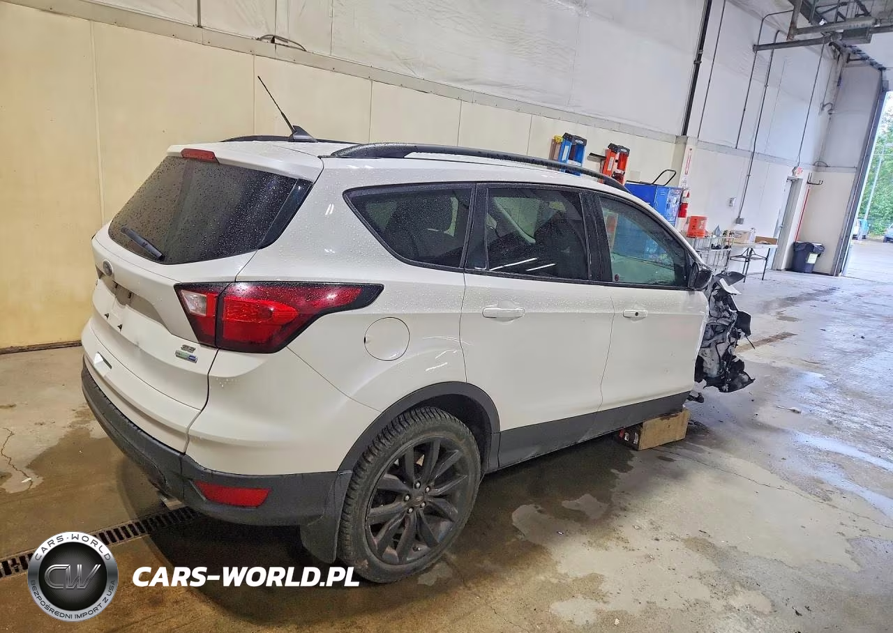 2019 Ford Escape Se VIN:1FMCU9GDXKUB15291 - 3