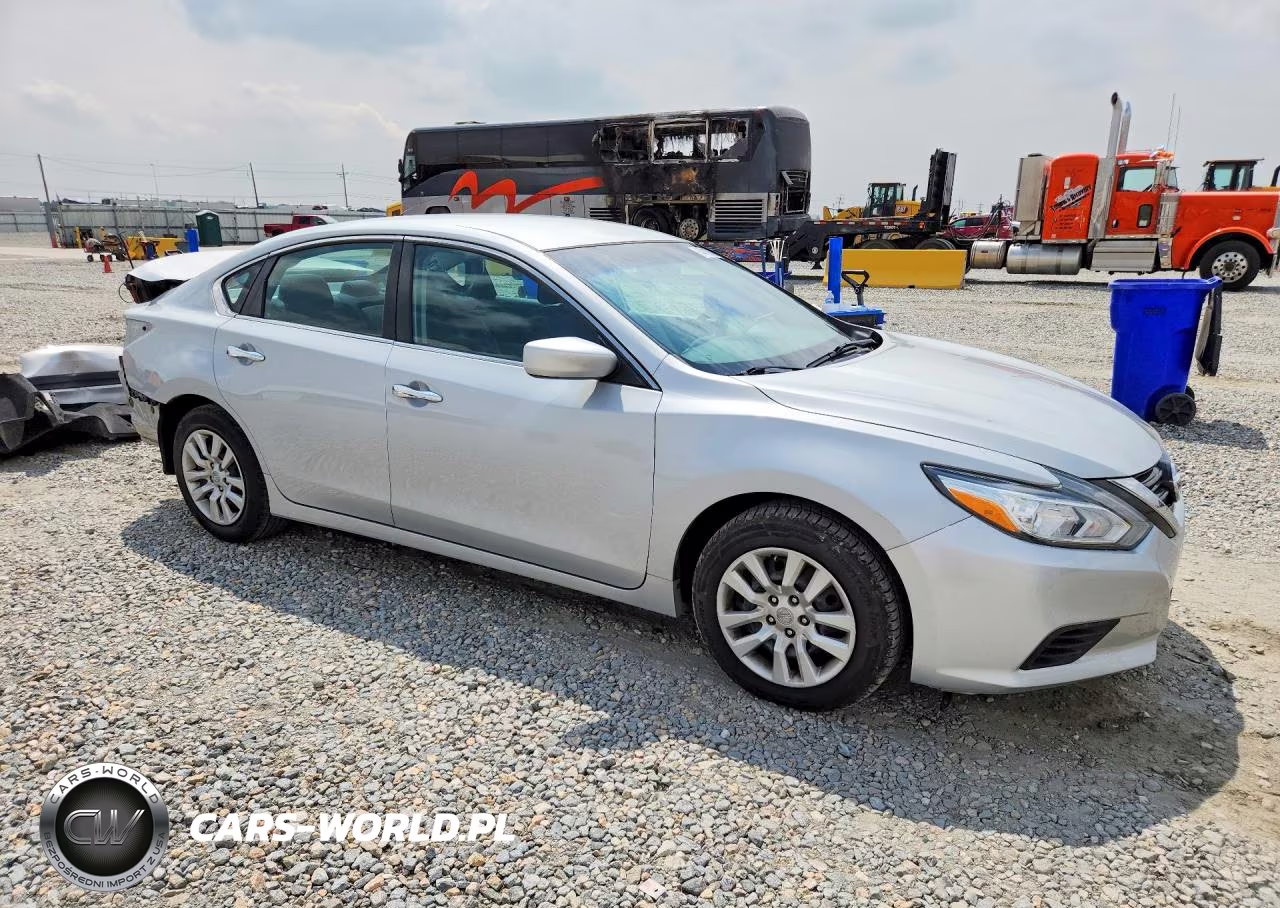 2017 Nissan Altima 2.5 S VIN:1N4AL3AP8HN365801 - 4
