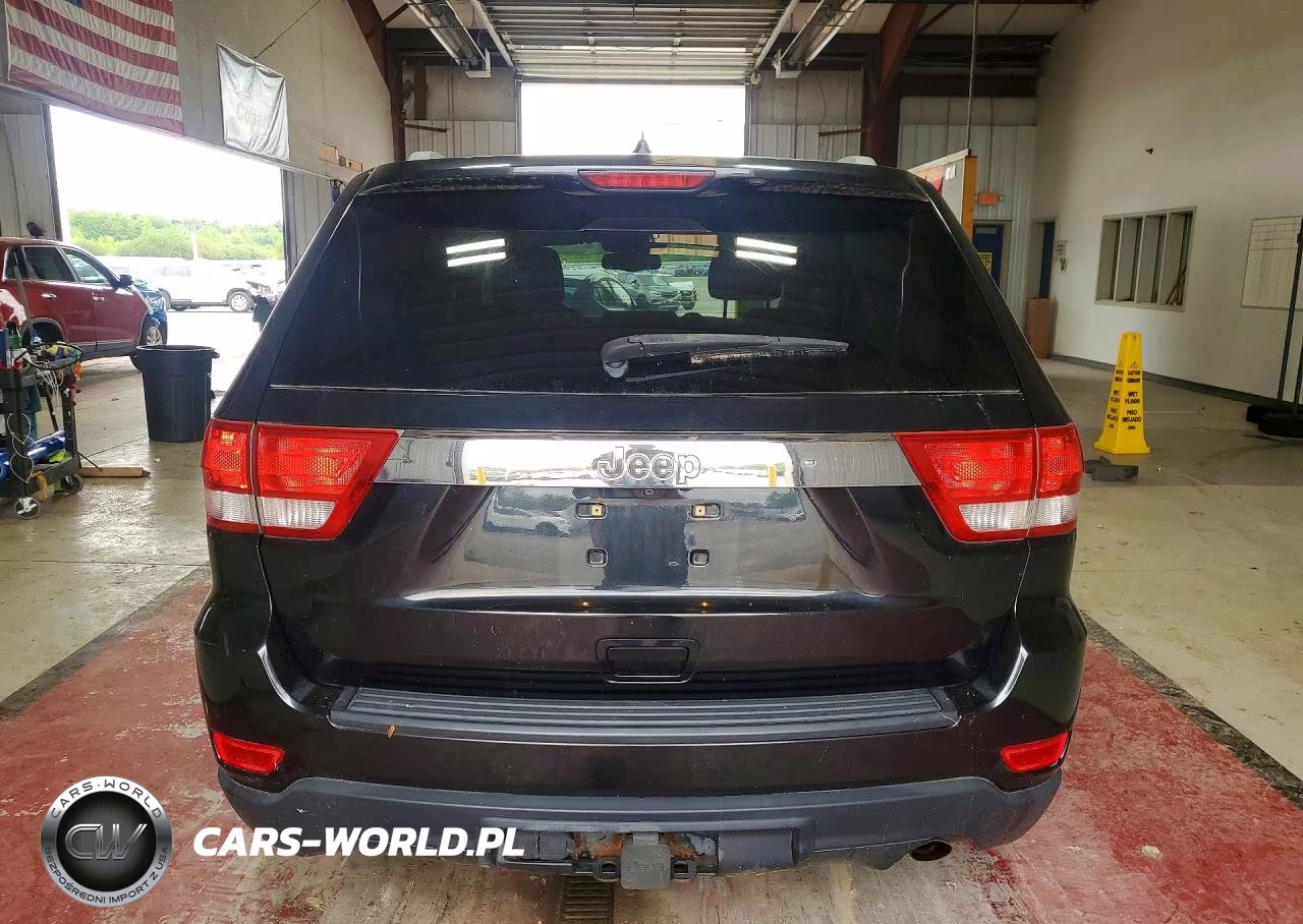 2011 Jeep Grand Cherokee Laredo VIN:1J4RR4GG1BC570933 - 6