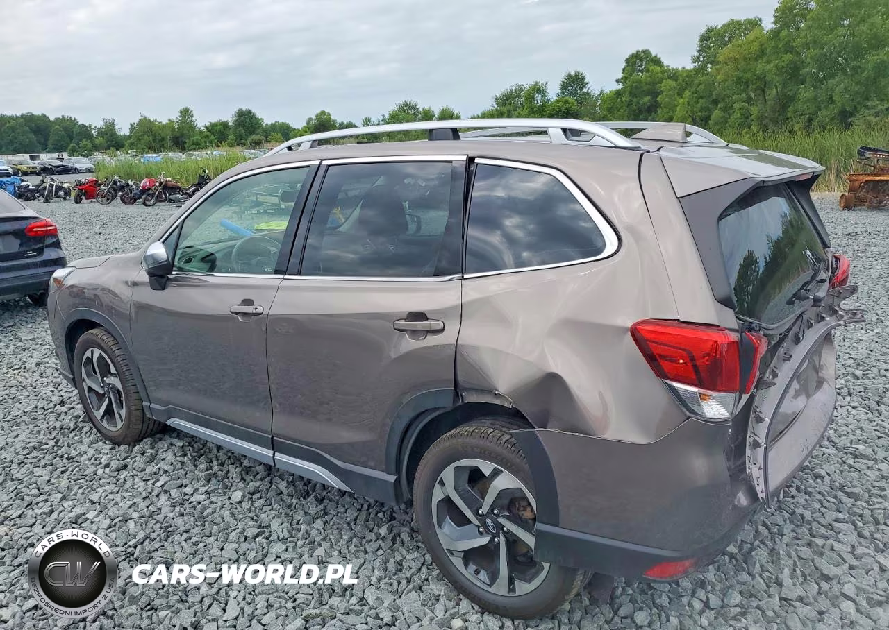 2022 Subaru Forester Touring VIN:JF2SKARC8NH405913 - 2