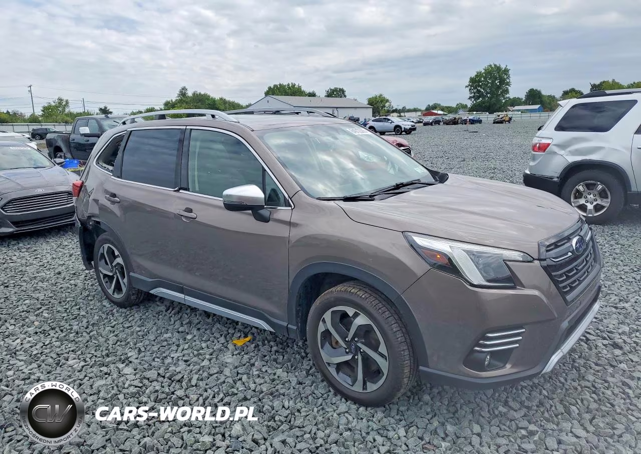 2022 Subaru Forester Touring VIN:JF2SKARC8NH405913 - 4