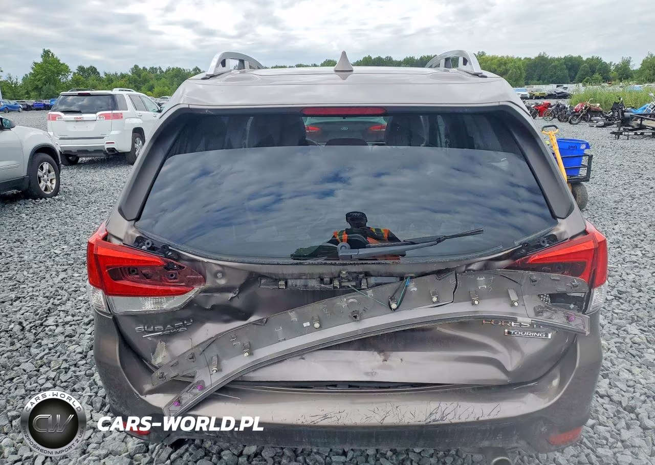 2022 Subaru Forester Touring VIN:JF2SKARC8NH405913 - 6