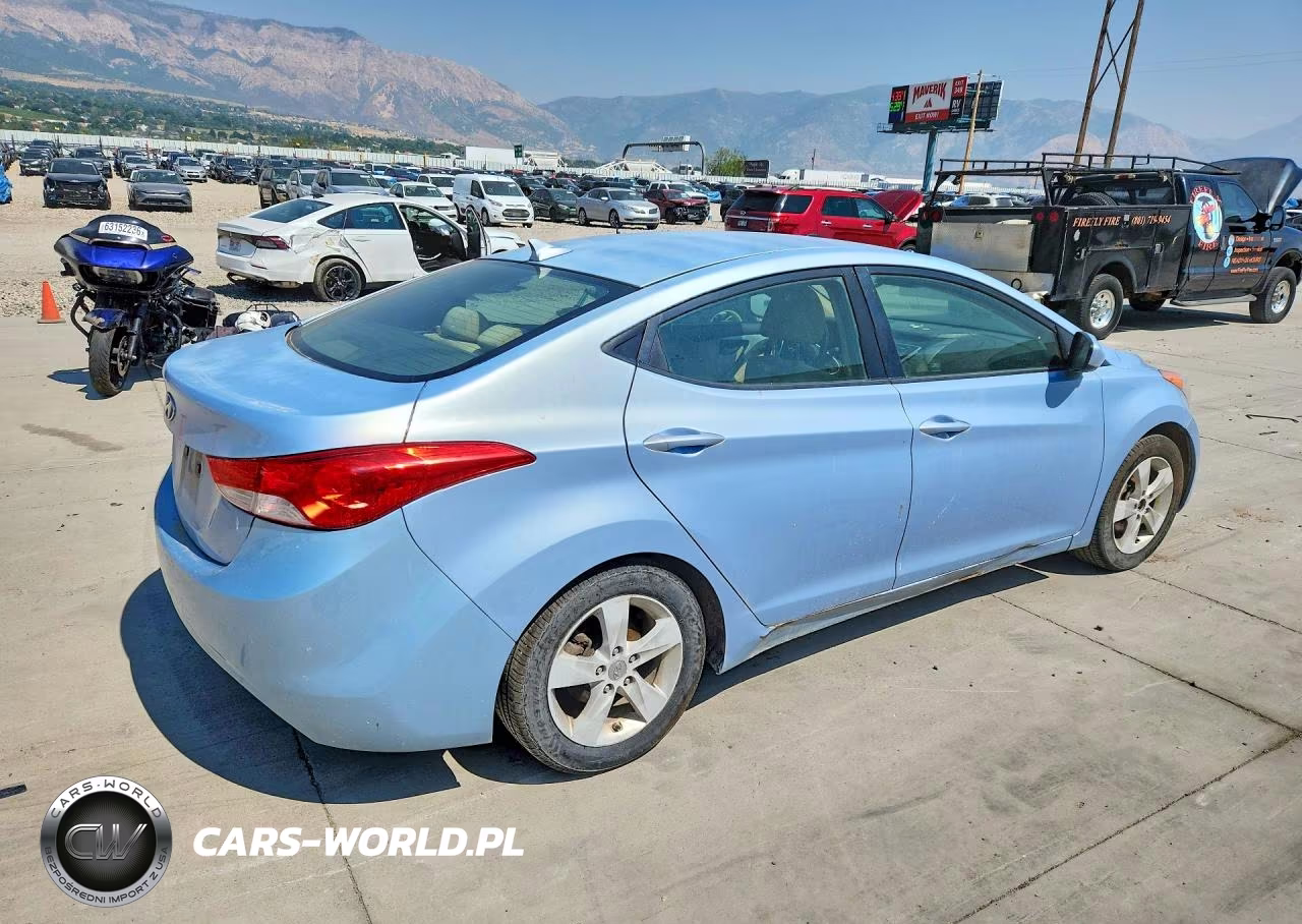 2012 Hyundai Elantra VIN:KMHDH4AE2CU304502 - 3