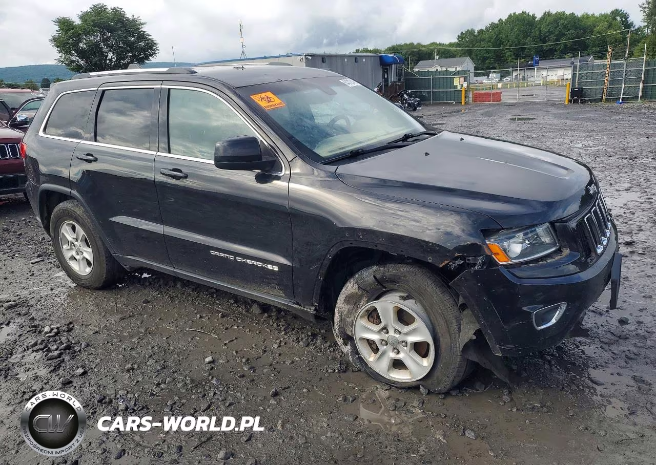 2015 Jeep Grand Cherokee Laredo VIN:1C4RJFAGXFC844587 - 4