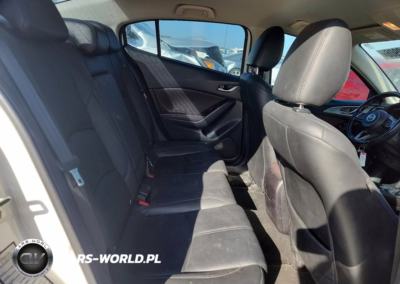 2018 Mazda 3 Touring VIN:3MZBN1V32JM183450 - 10
