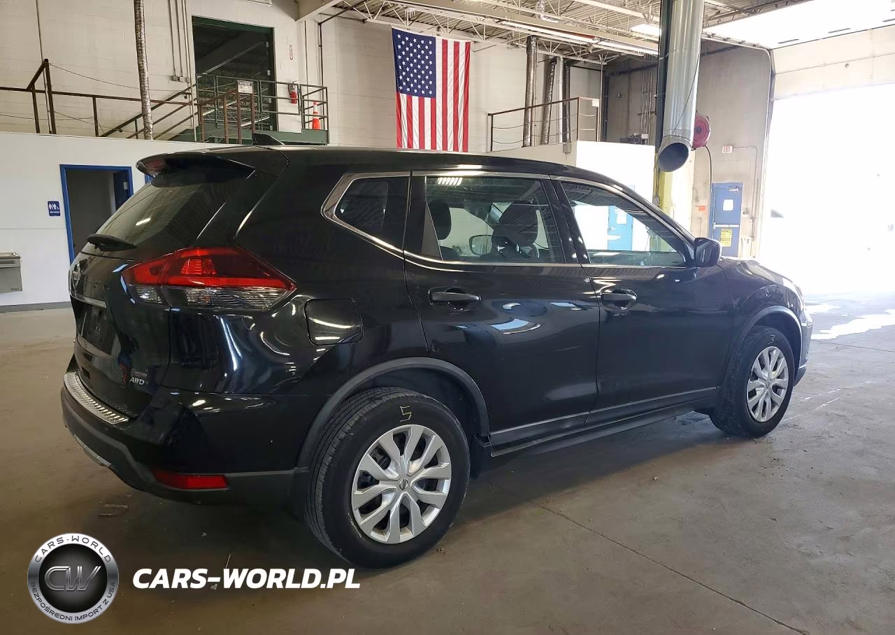 2018 Nissan Rogue S VIN:KNMAT2MV7JP586136 - 3