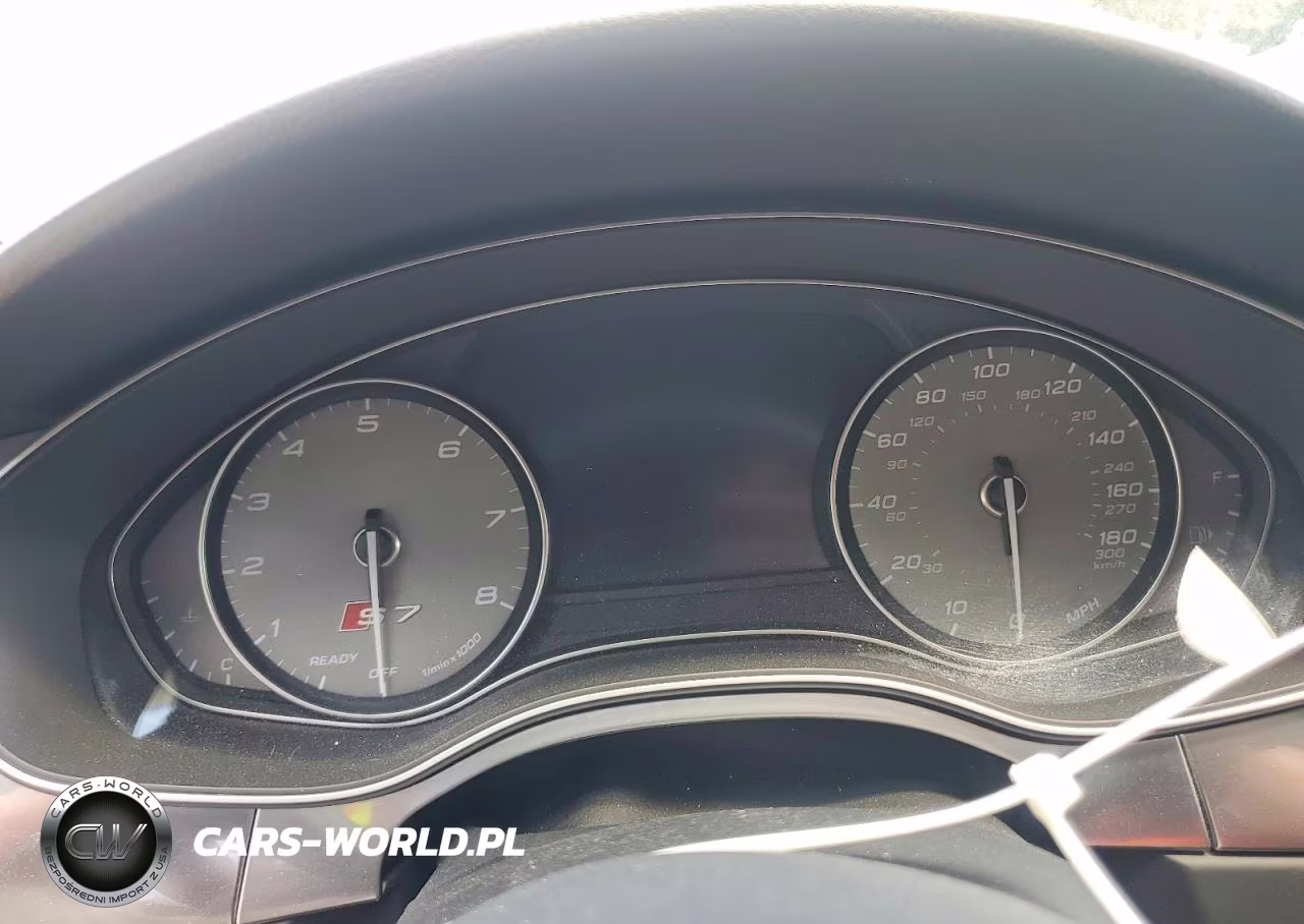 2018 Audi S7 Premium Plus VIN:WAUWFAFC7JN061895 - 9