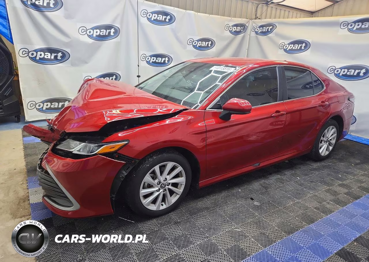 2024 Toyota Camry Le – zdjęcie 1 z 13