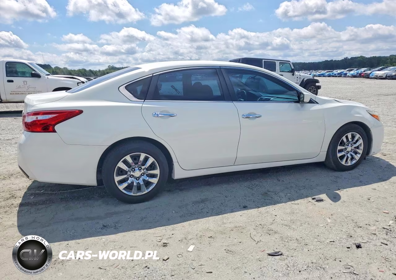 2017 Nissan Altima 2.5 S VIN:1N4AL3AP2HC235153 - 3
