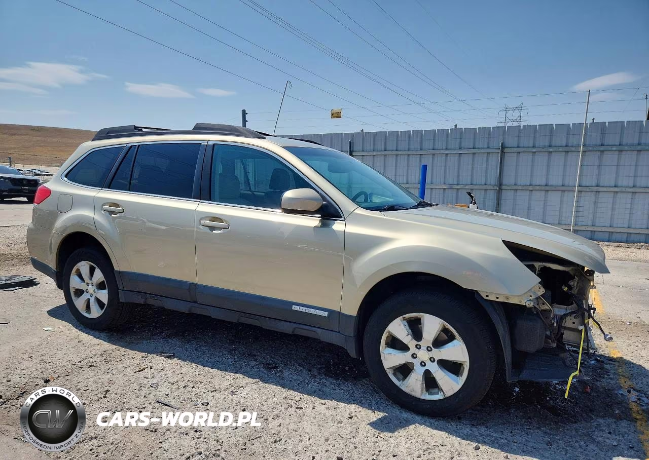 2010 Subaru Outback 2.5I Premium VIN:4S4BRCCC6A3311160 - 4