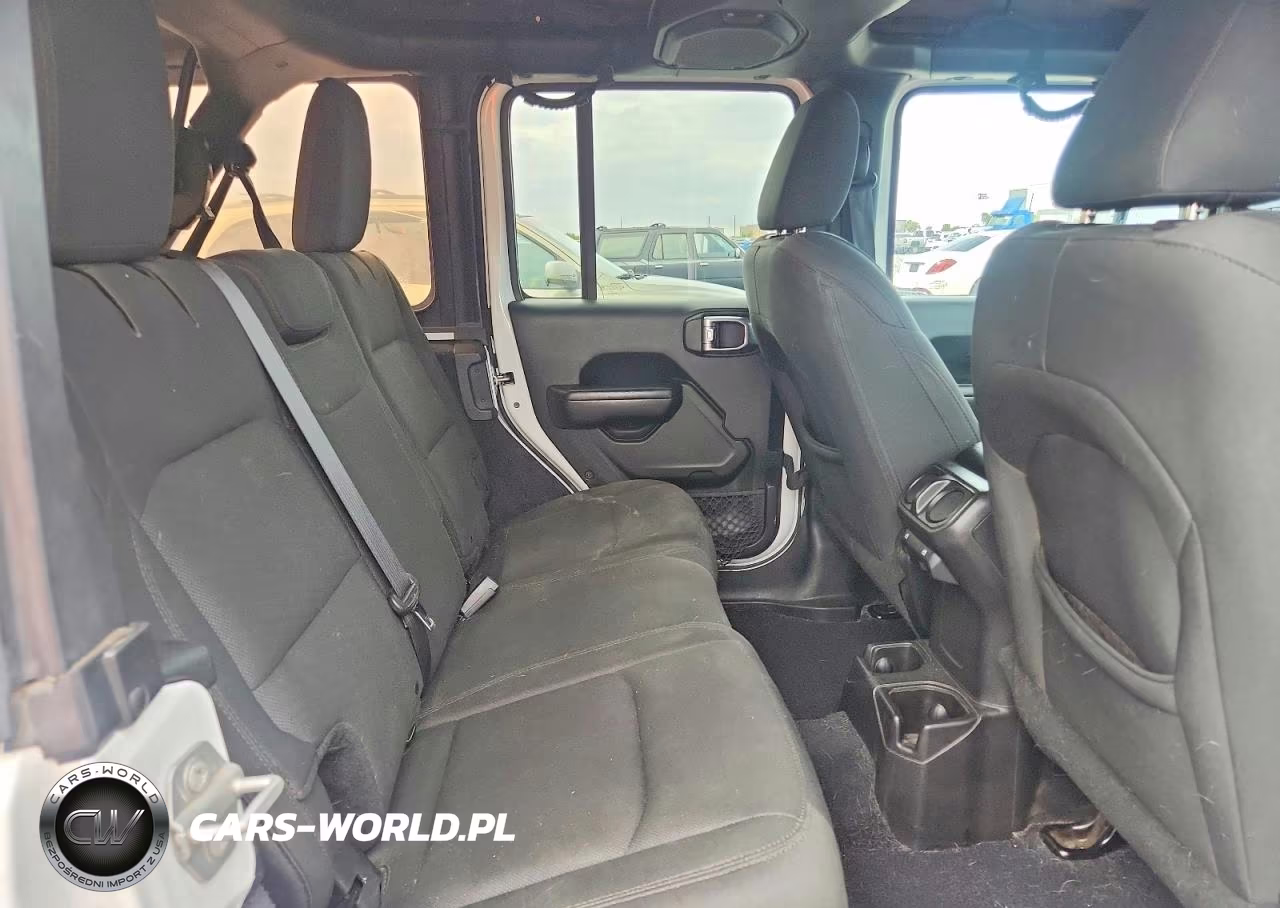 2018 Jeep Wrangler Unlimited Sport VIN:1C4HJXDN0JW327897 - 10