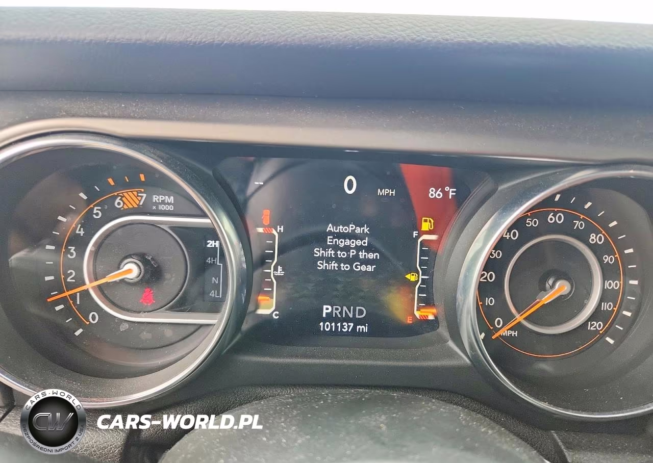2018 Jeep Wrangler Unlimited Sport VIN:1C4HJXDN0JW327897 - 9