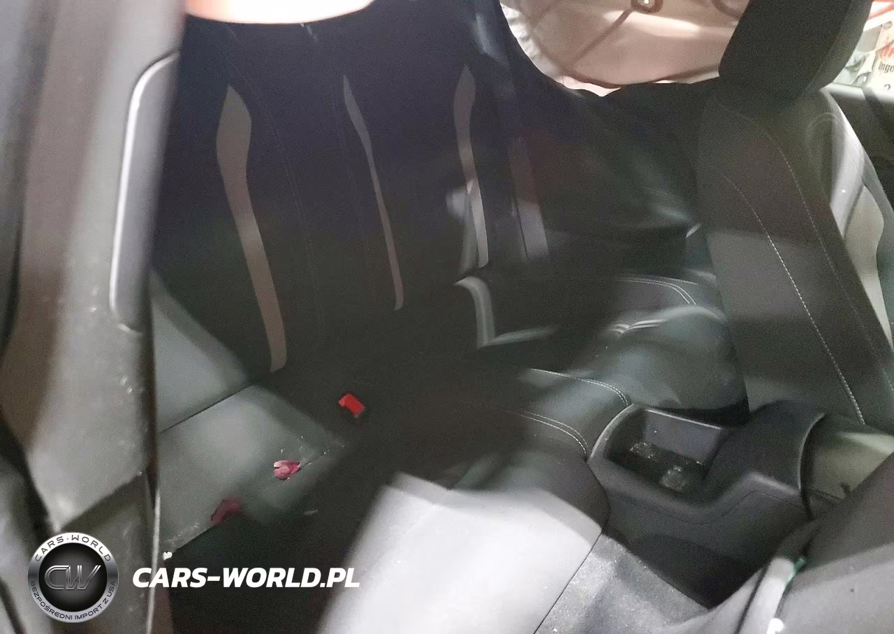 2018 Chevrolet Camaro Lt VIN:1G1FB1RS8J0131704 - 10