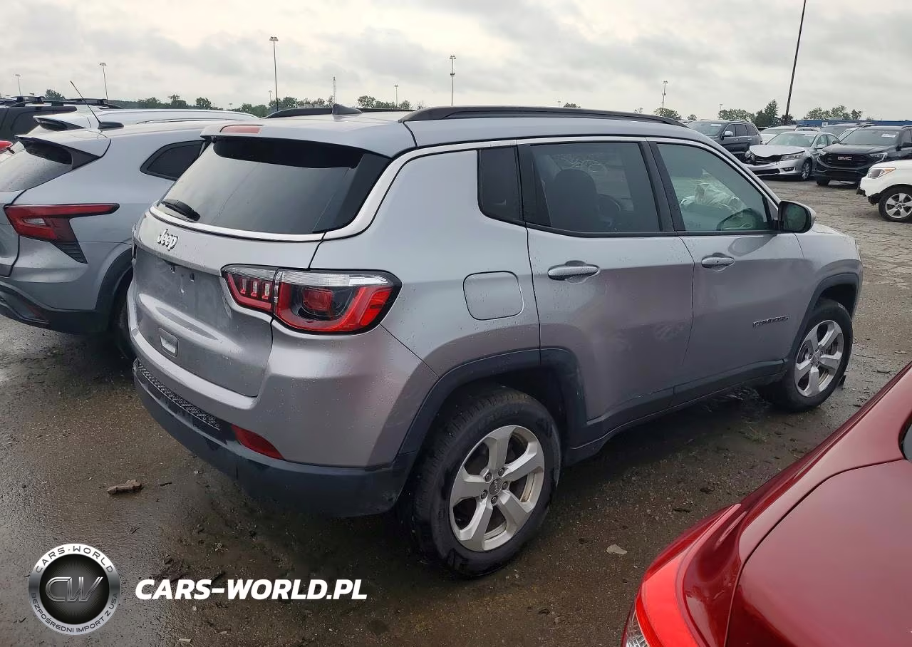 2018 Jeep Compass Latitude VIN:3C4NJDBB5JT483708 - 3