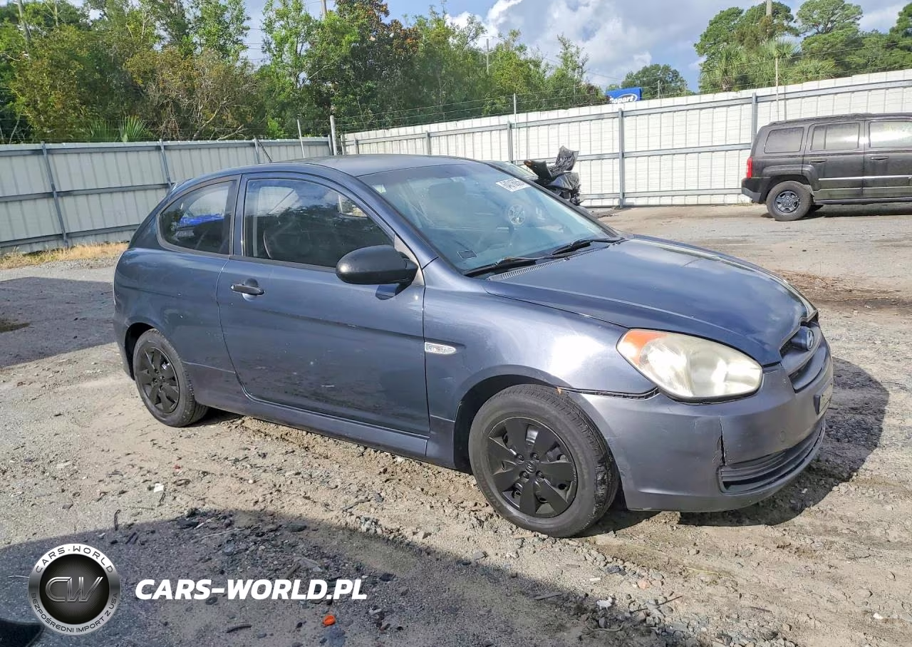 2008 Hyundai Accent Gs VIN:KMHCM36C58U095417 - 4