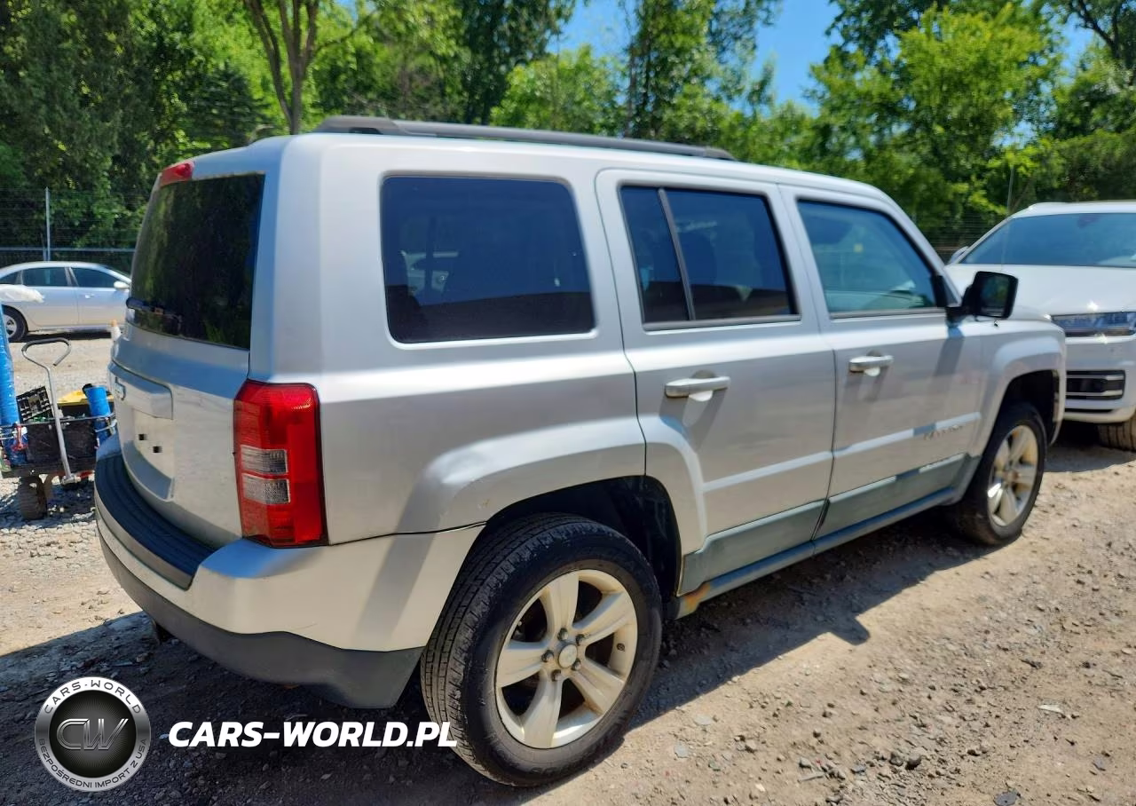 2011 Jeep Patriot Sport VIN:1J4NF1GB6BD275881 - 3
