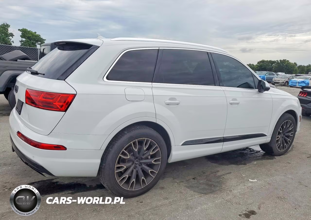 2017 Audi Q7 Premium Plus VIN:WA1LAAF70HD003497 - 3