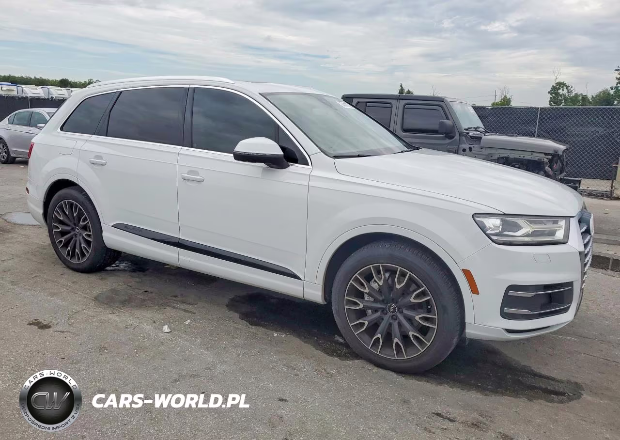 2017 Audi Q7 Premium Plus VIN:WA1LAAF70HD003497 - 4