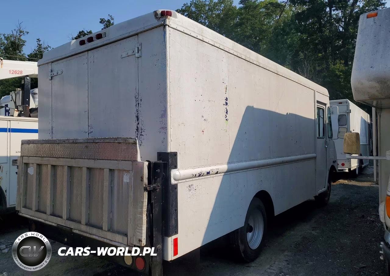 2001 Workhorse P42 Delivery Truck VIN:5B4KP42Y613328205 - 3