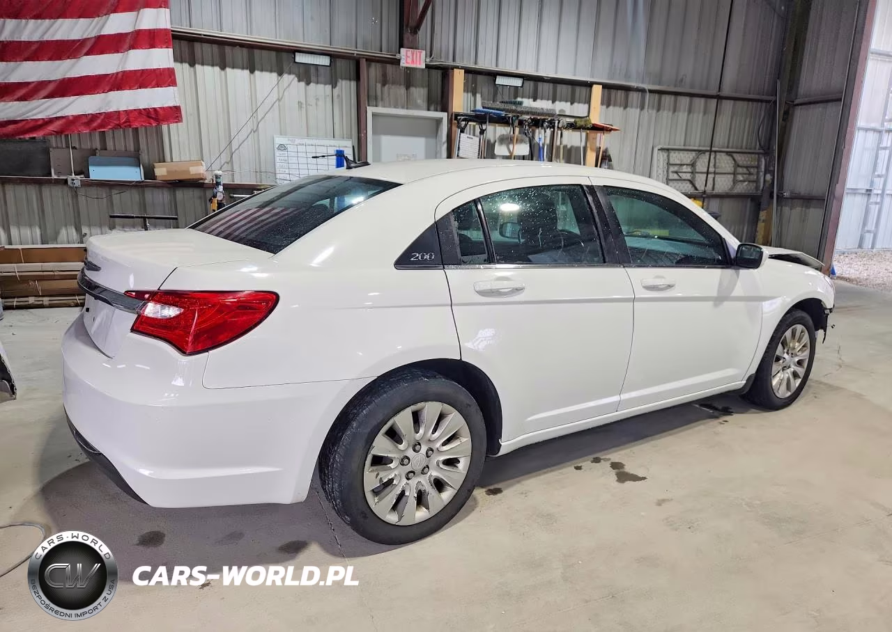 2014 Chrysler 200 Lx VIN:1C3CCBABXEN143181 - 3