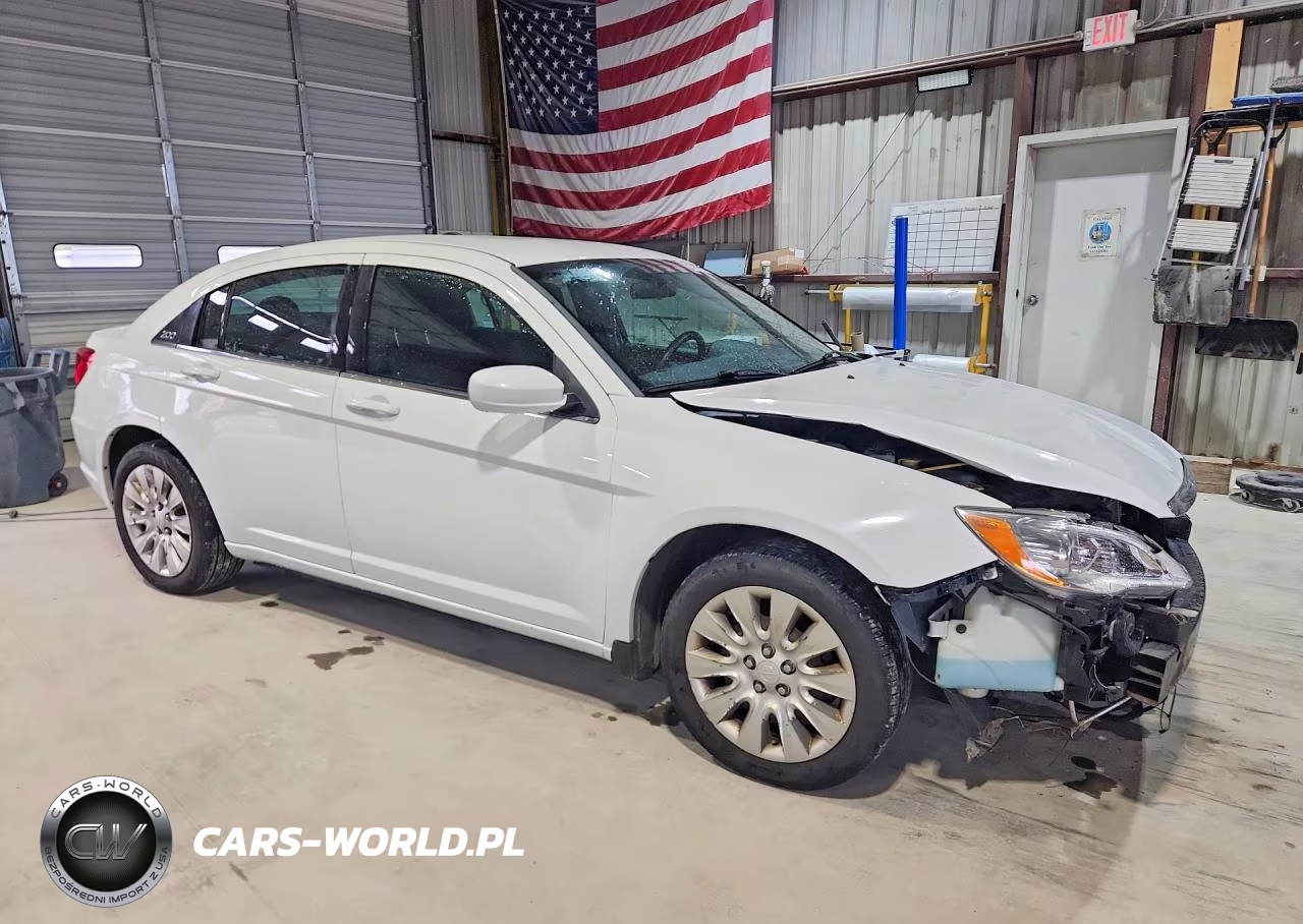 2014 Chrysler 200 Lx VIN:1C3CCBABXEN143181 - 4