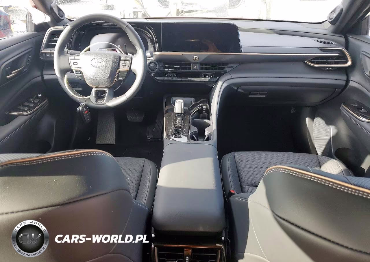 2026 Toyota Crown Signia Limited VIN:JTDACAAJ5T3045947 - 8