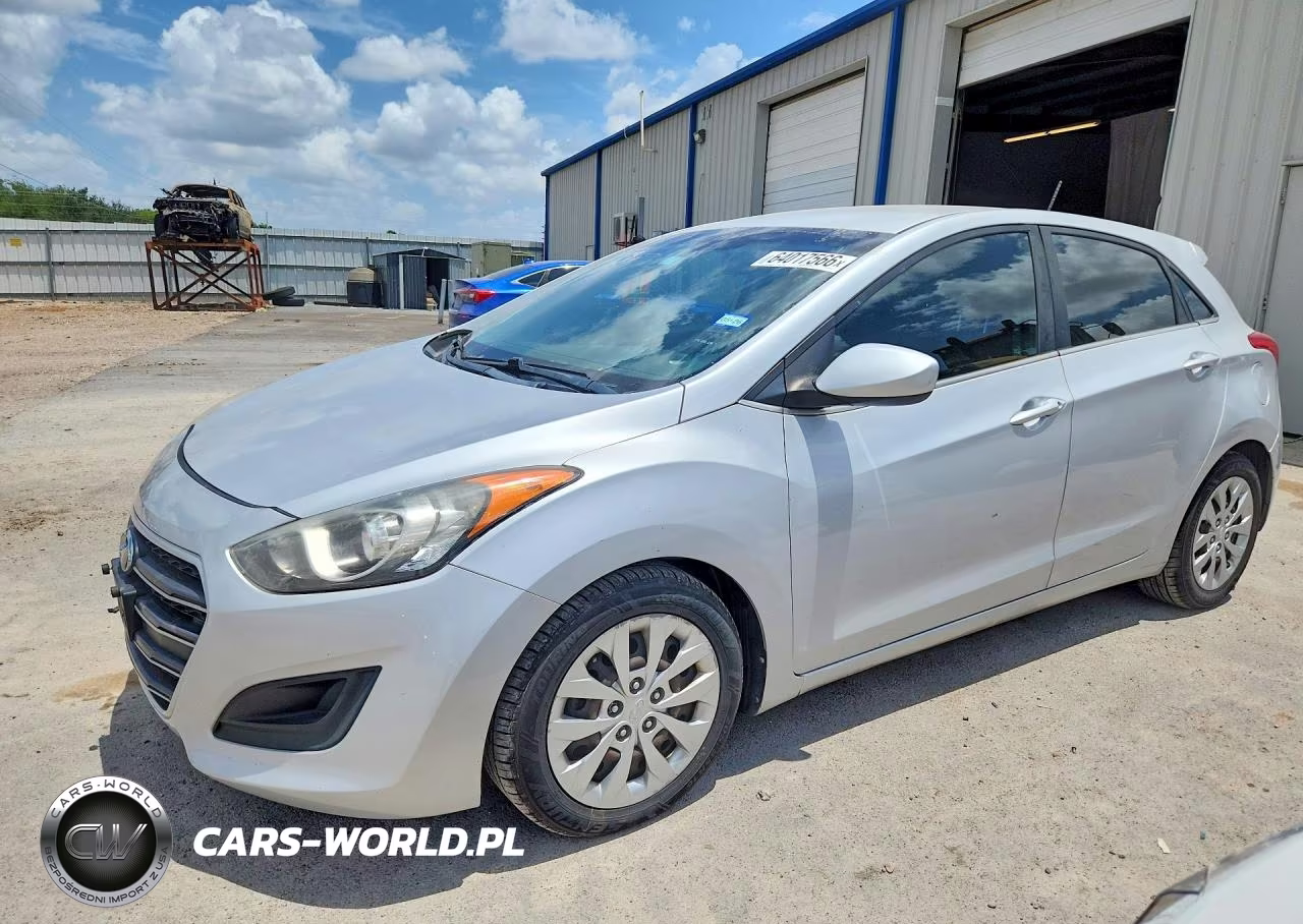 2017 Hyundai Elantra Gt Base – zdjęcie 1 z 12