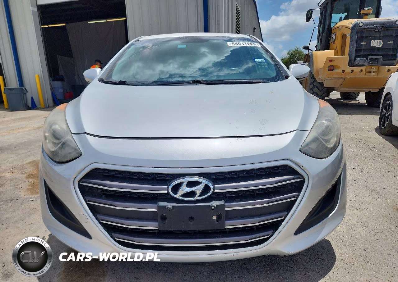2017 Hyundai Elantra Gt Base VIN:KMHD35LH1HU368758 - 5
