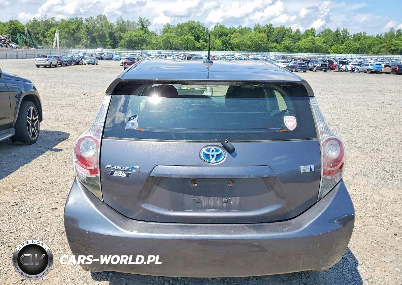 2013 Toyota Prius C VIN:JTDKDTB32D1050758 - 6