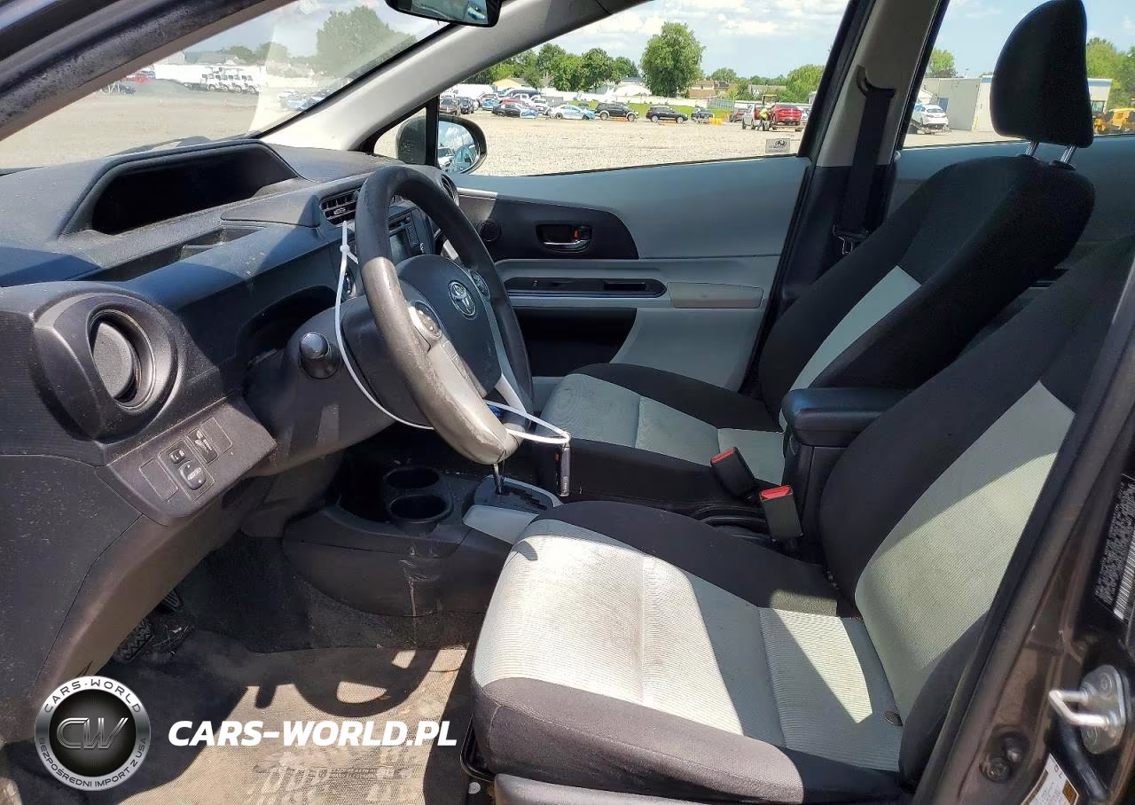 2013 Toyota Prius C VIN:JTDKDTB32D1050758 - 7