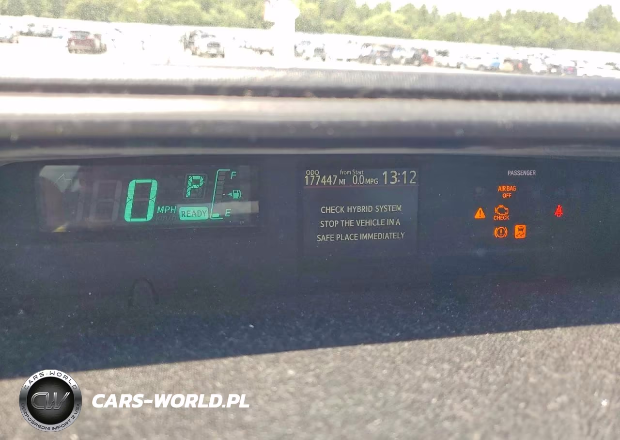 2013 Toyota Prius C VIN:JTDKDTB32D1050758 - 9