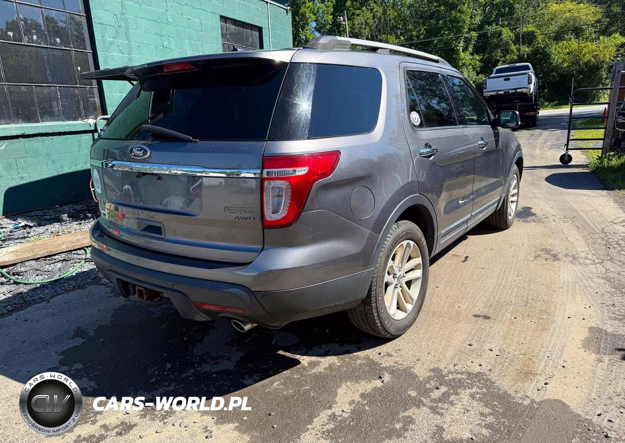 2011 Ford Explorer Xlt VIN:1FMHK8D82BGA24057 - 4