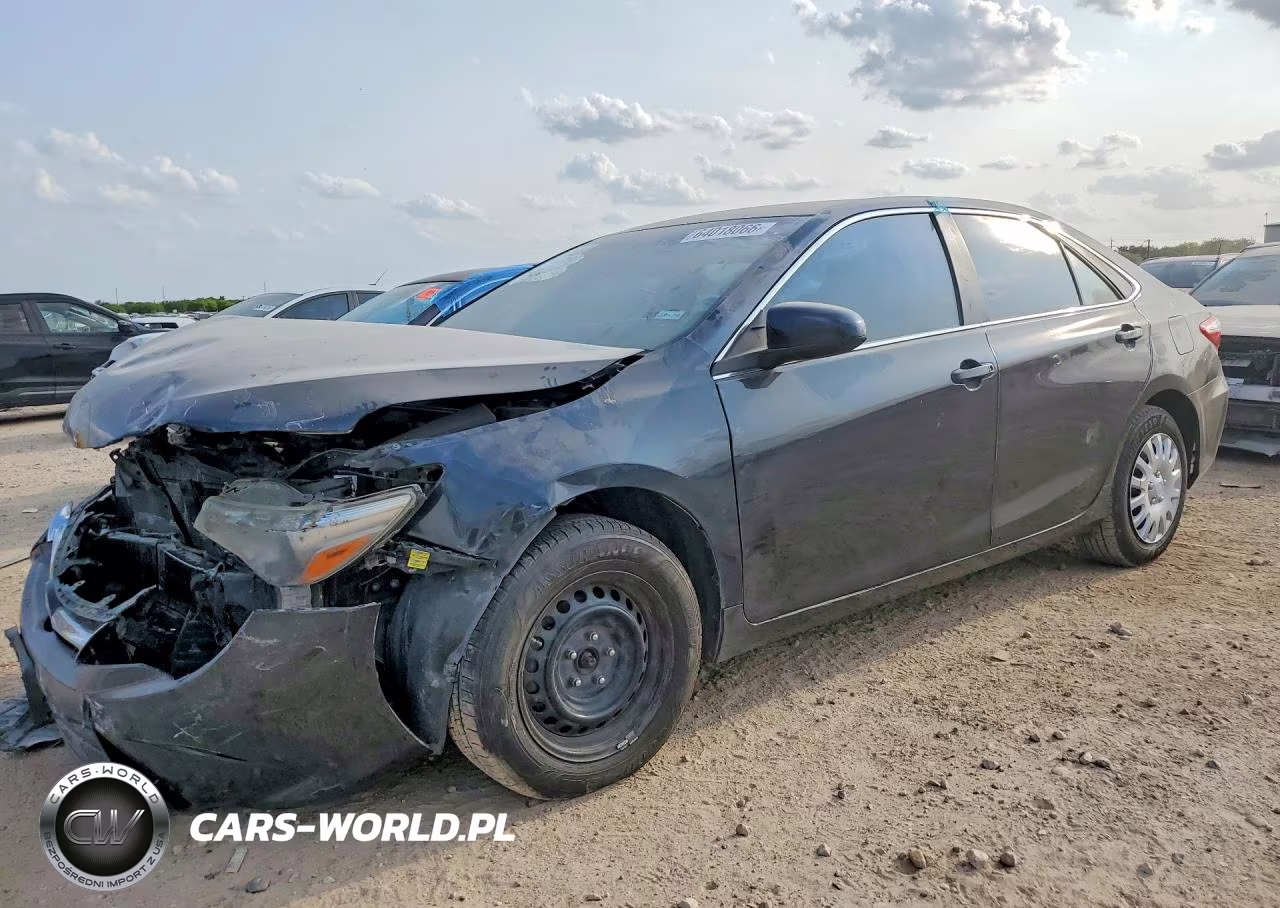 2017 Toyota Camry Le – zdjęcie 1 z 13