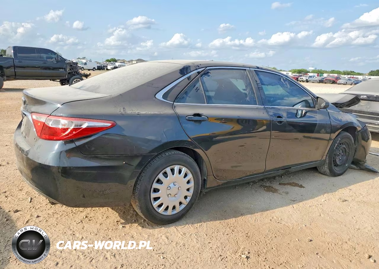 2017 Toyota Camry Le VIN:4T1BF1FK8HU450503 - 3