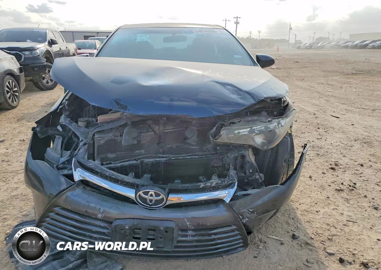 2017 Toyota Camry Le VIN:4T1BF1FK8HU450503 - 5