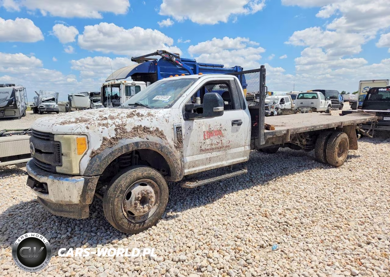 2017 Ford F550 Super Duty VIN:1FDUF5GY2HEB24886 - 1