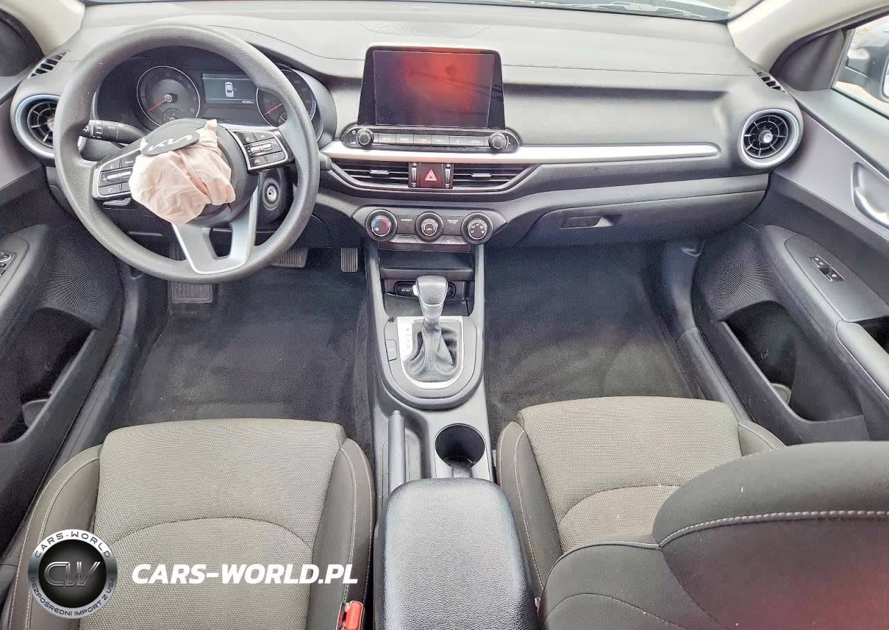 2023 Kia Forte Lxs VIN:3KPF24AD7PE663970 - 8
