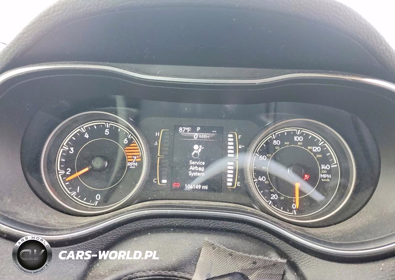 2019 Jeep Cherokee Latitude Plus VIN:1C4PJLLB0KD434232 - 9